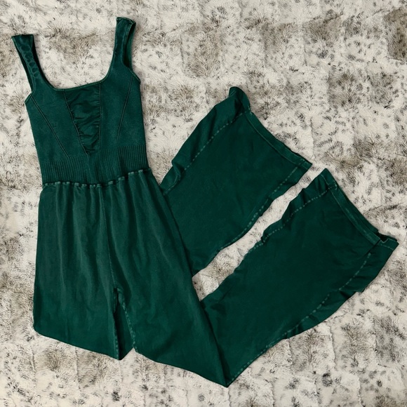 🆕 NWOT Free People Movement | Good Karma Flared Onesie | Ivy Green - Picture 13 of 15